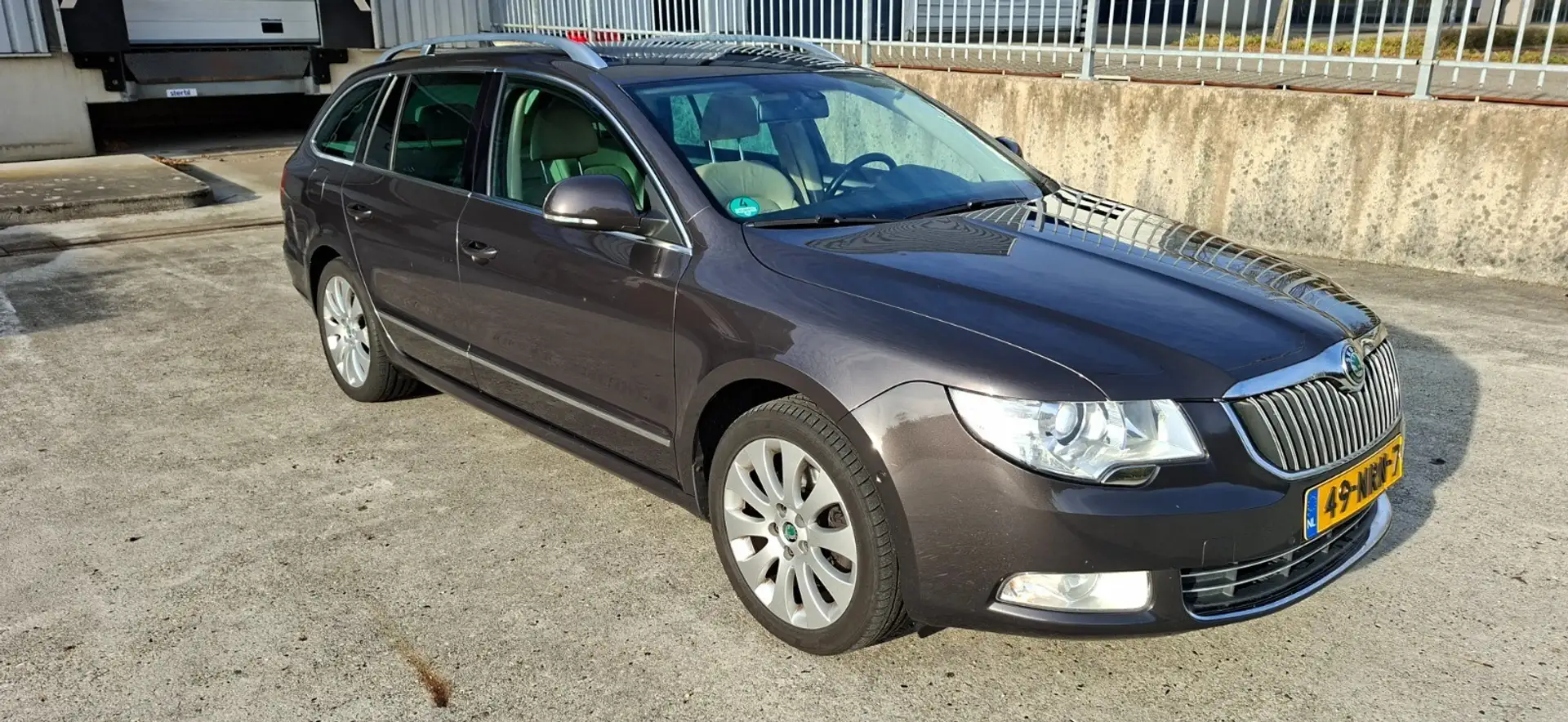 Skoda Superb 1.8 TSI Elegance Bns Bruin - 1