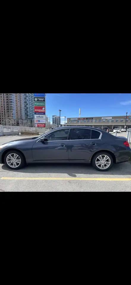 Infiniti G37 2012