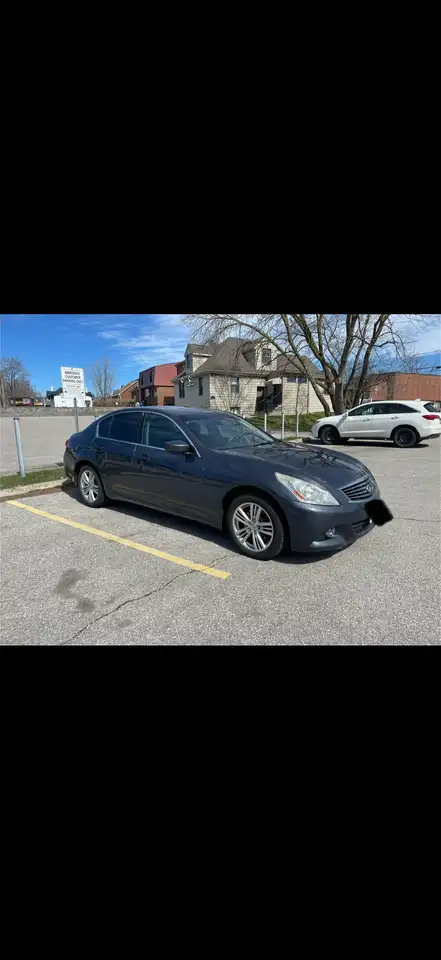 Infiniti G37 2012