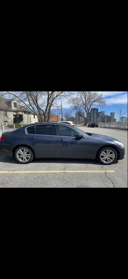 Infiniti G37 2012