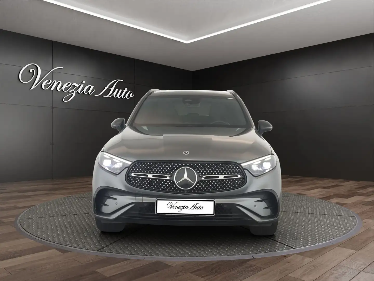 Mercedes-Benz GLC 300 GLC 300 4Matic Mild Hybrid AMG Line Premium Plus Gris - 2
