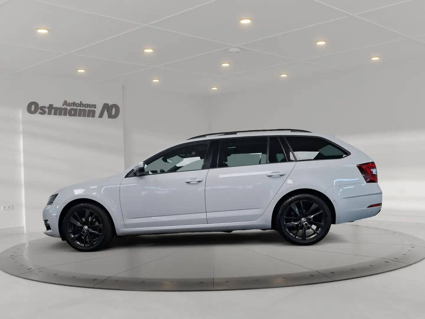Skoda Octavia Combi 1.5 TSI Style Pano RFK LED el.Heck Weiß - 2