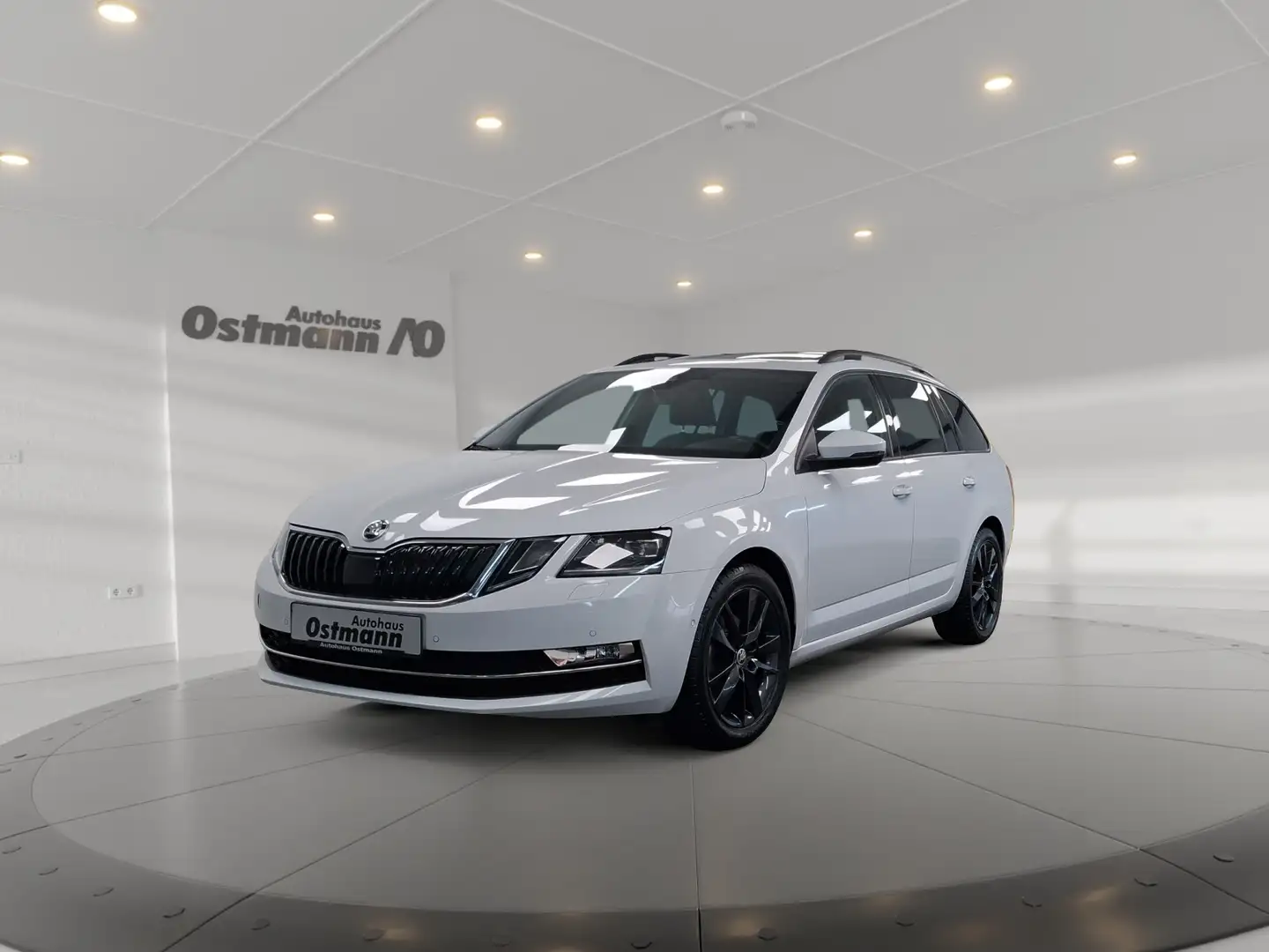 Skoda Octavia Combi 1.5 TSI Style Pano RFK LED el.Heck Weiß - 1