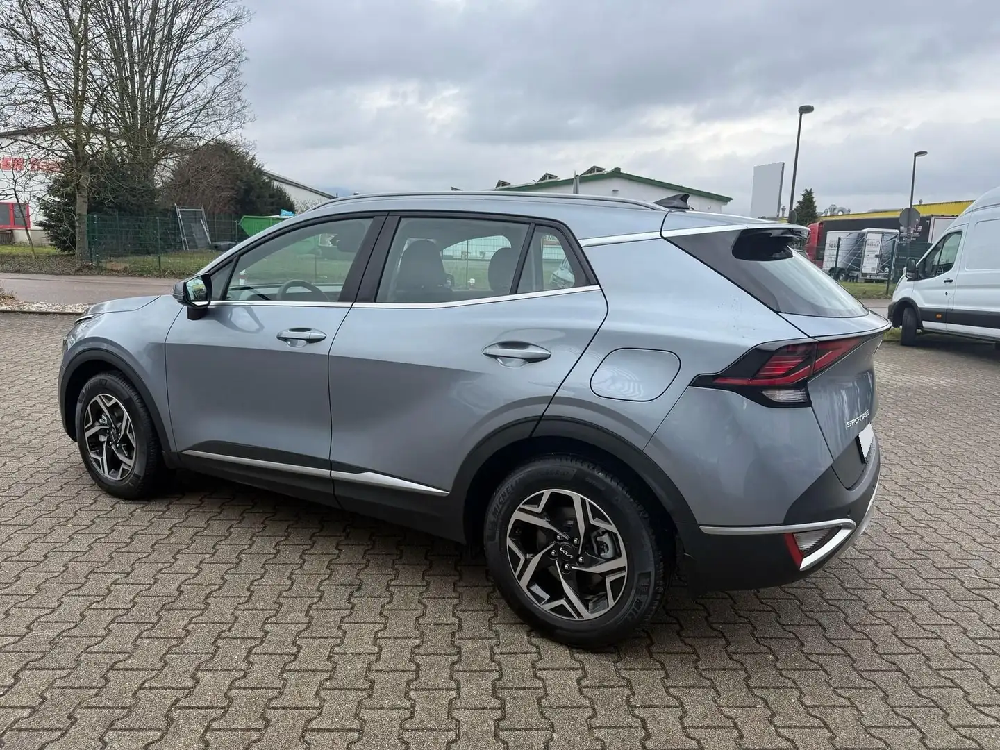 Kia Sportage 1.6 T-GDi 160ch MHEV BVM6 4x2 Motion Gris - 2
