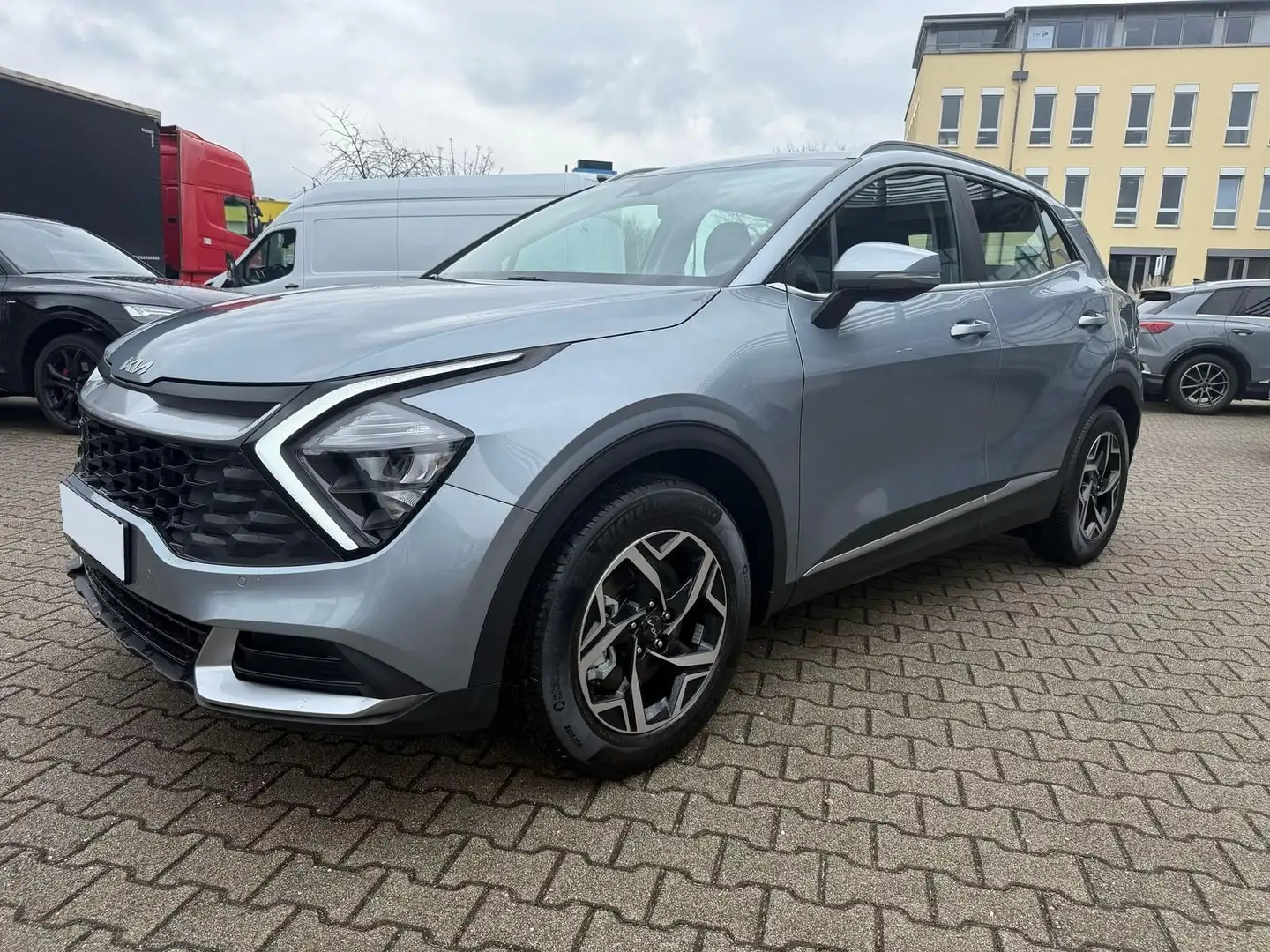 Kia Sportage 1.6 T-GDi 160ch MHEV BVM6 4x2 Motion Gris - 1