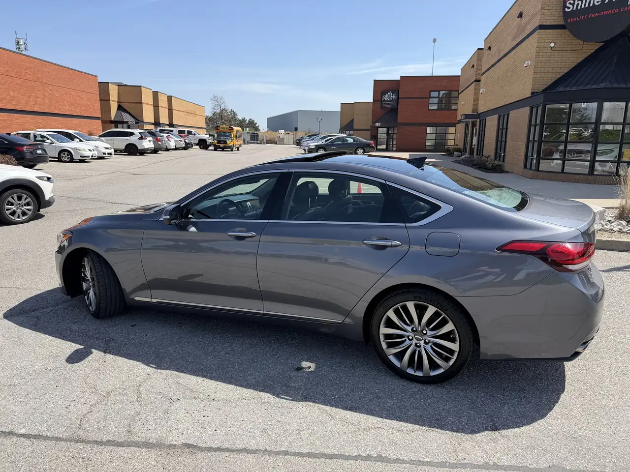 Hyundai Genesis снимка Hyundai Genesis