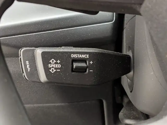 Audi Q3 view 11