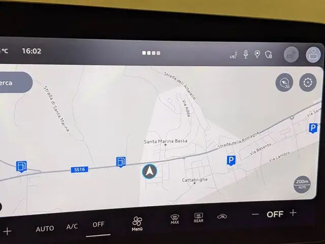 Audi Q3 view 13