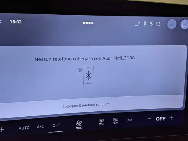 Audi Q3 view 14