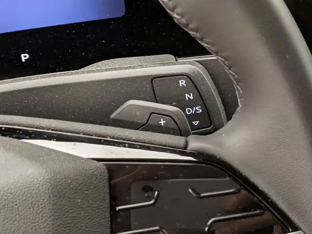 Audi Q3 view 12
