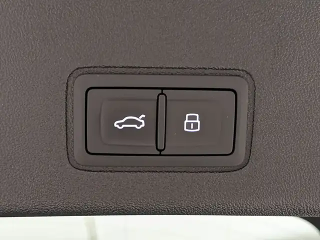 Audi Q3 view 10