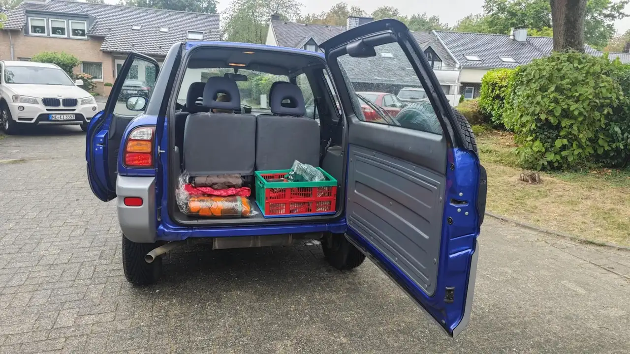 Toyota RAV4 TÜV bis Juni 2027 / Garagenfahrzeug / zweite Hand, foto 4