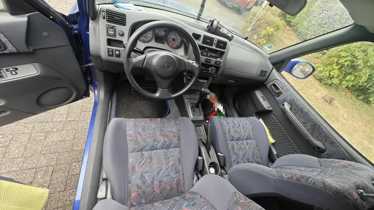 Toyota RAV4 TÜV bis Juni 2027 / Garagenfahrzeug / zweite Hand, foto 8