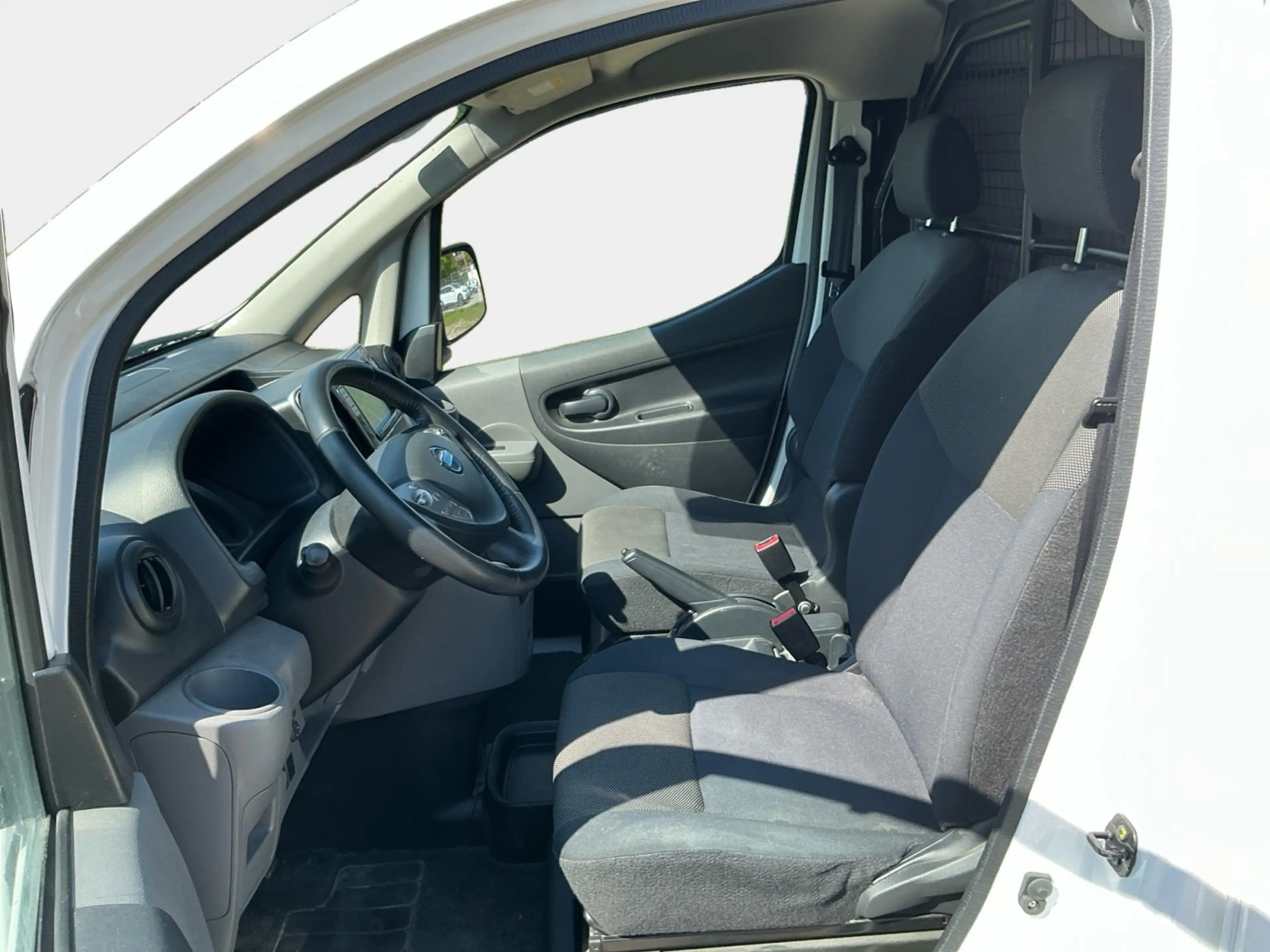 Nissan Evalia e-Kasten Premium — photo 10