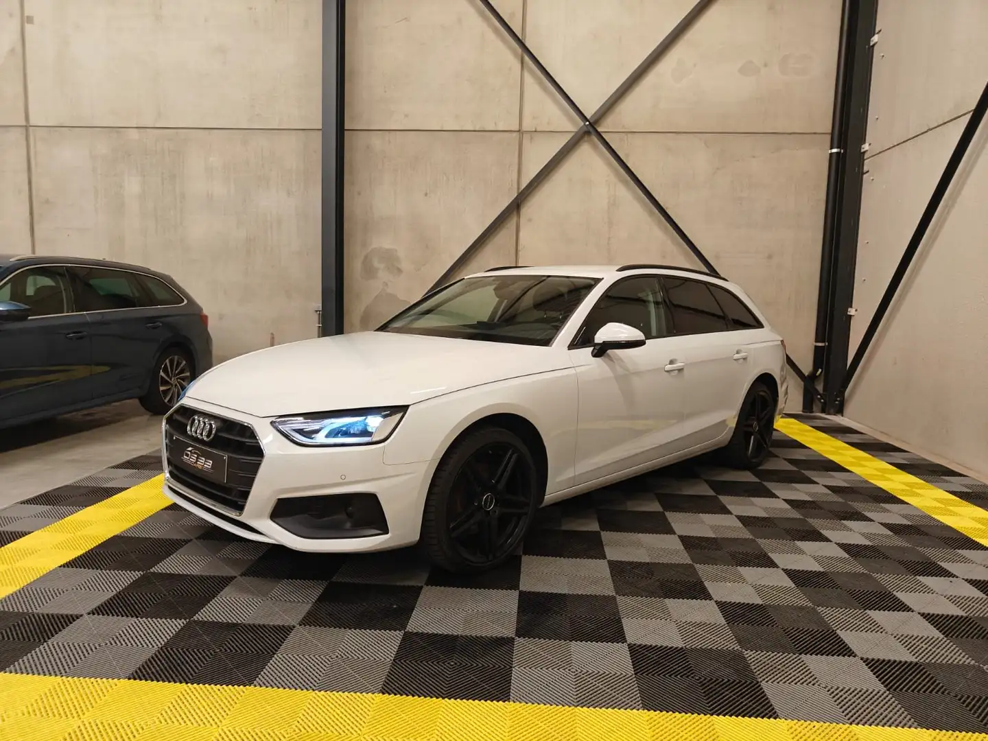 Audi A4 A4 2.0TDI Sport /LED/19"/CAM/Navi/Cruise Wit - 1