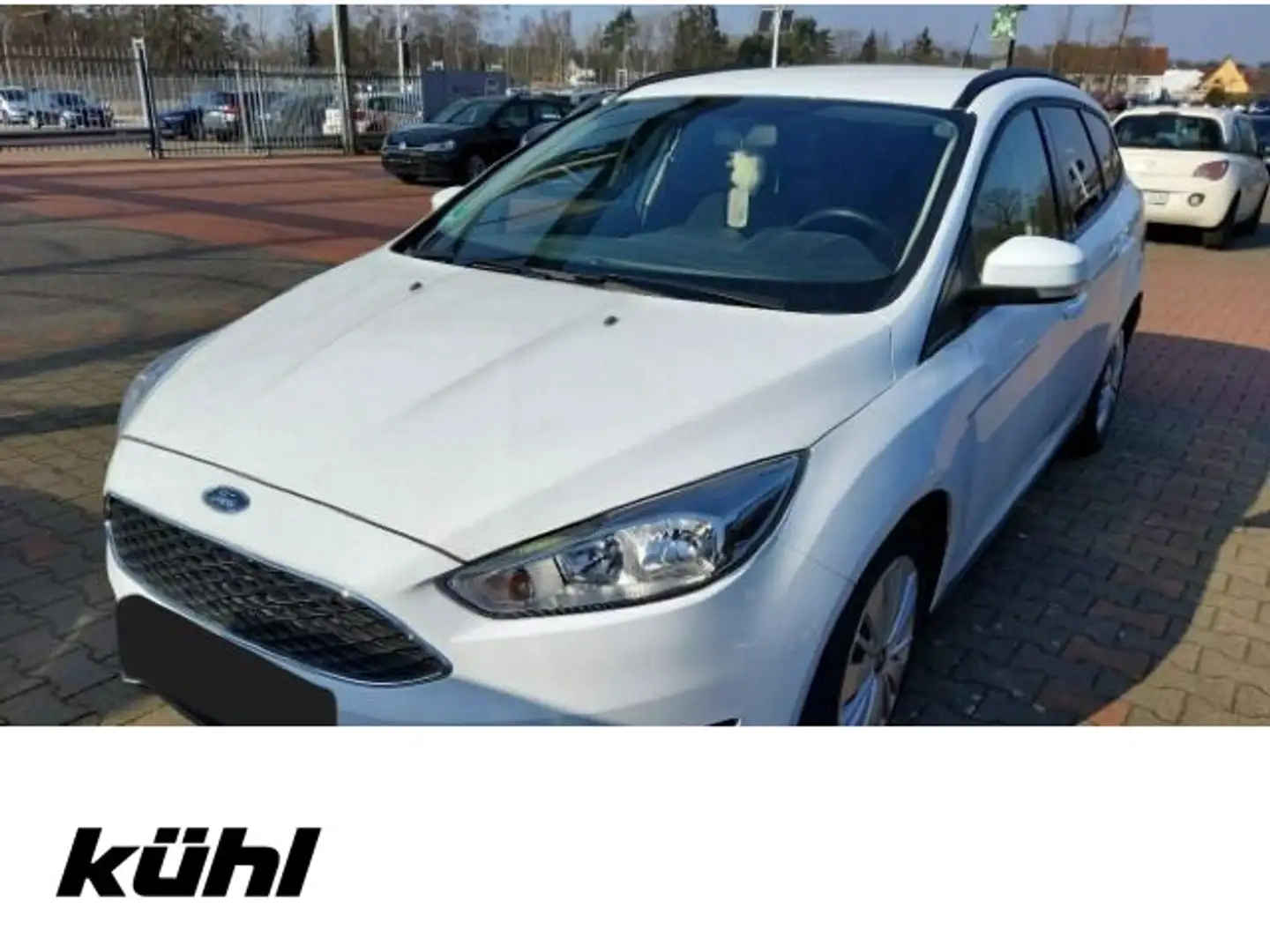 Ford Focus Turnier 1.0 EcoBoost Automatik Business Na Білий - 1