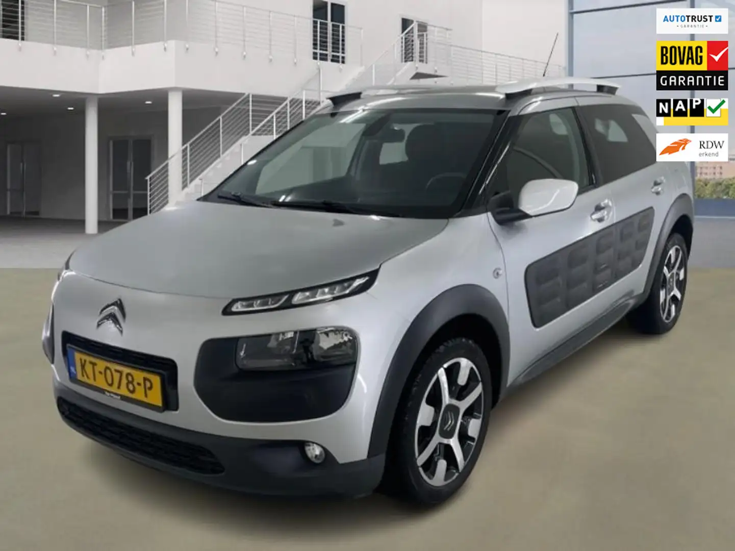 Citroen C4 Cactus 1.2 PureTech Rip Curl NL auto +NAP Grau - 1