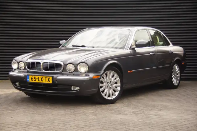 Jaguar XJ 4.2 V8 Executive | CATS Suspension | Keurig exempl