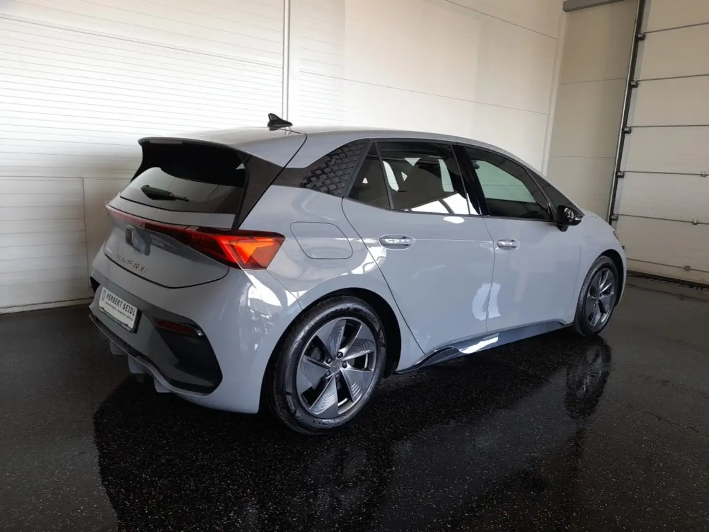 CUPRA Born 58/62 kWh *VOLL LED / NAVI / 18 ZOLL / LENKRADHEIZUNG / PDC v&h* Grau - 2