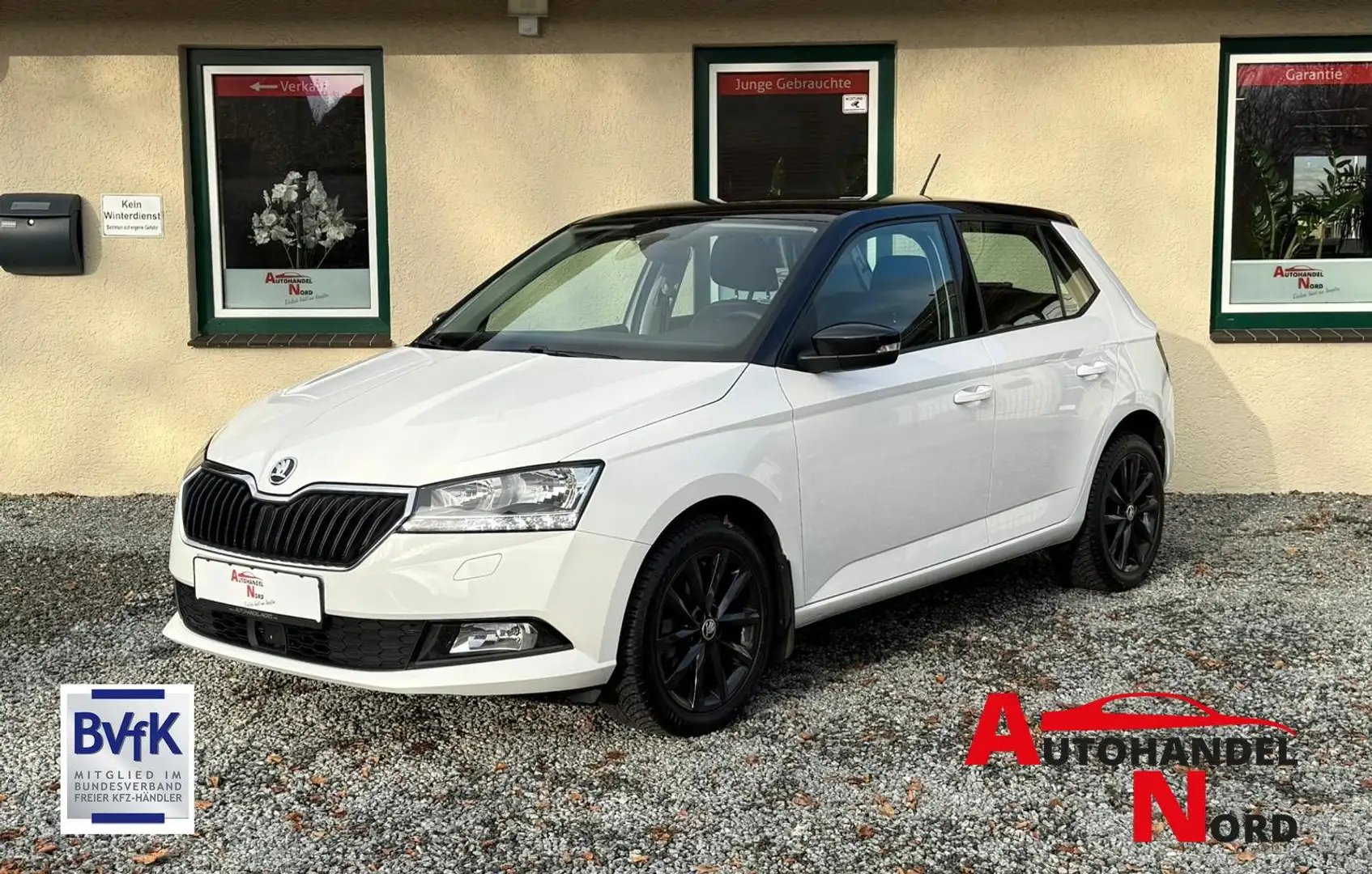 Skoda Fabia Style PDC NAVI ü. CARPLAY/ANDROID Weiß - 1