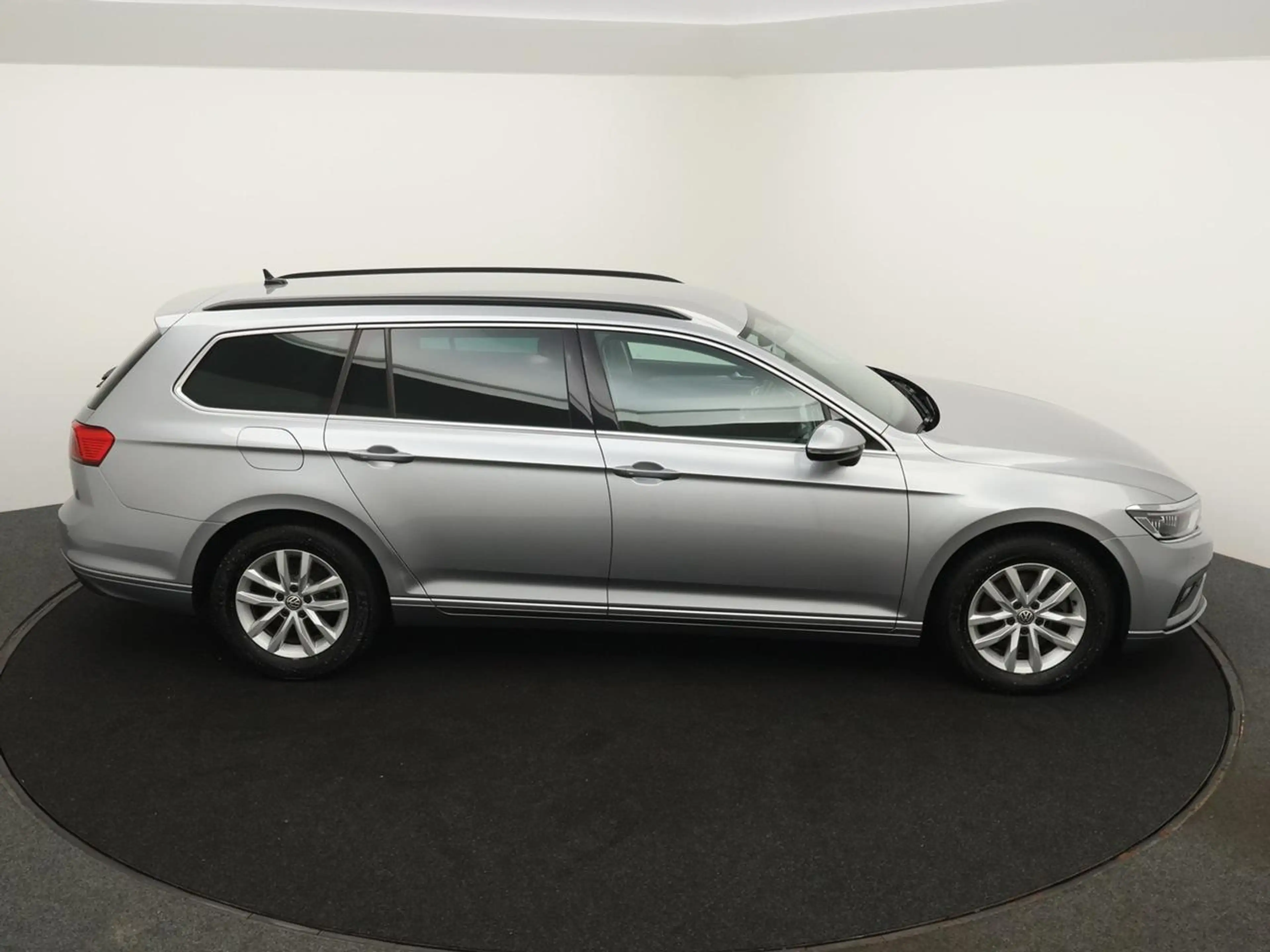 Volkswagen Passat Variant 1.5 TSI Style Business OPF DSG 150PK *ZETELVERWARMING*CAMERA*PDC*NAVI*...* — photo 2