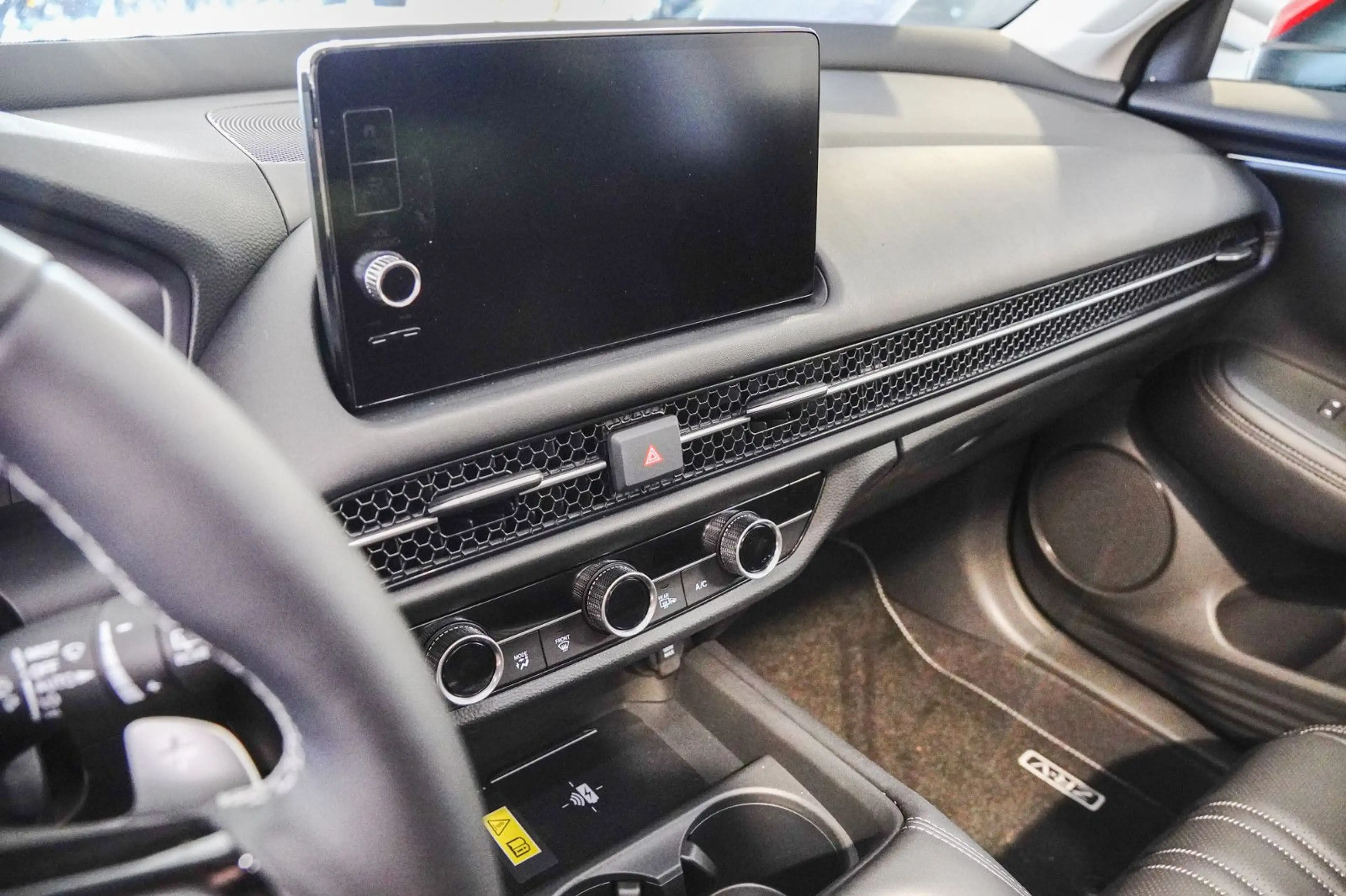 Honda ZR-V e:HEV 2.0 i-MMD Advance — photo 14