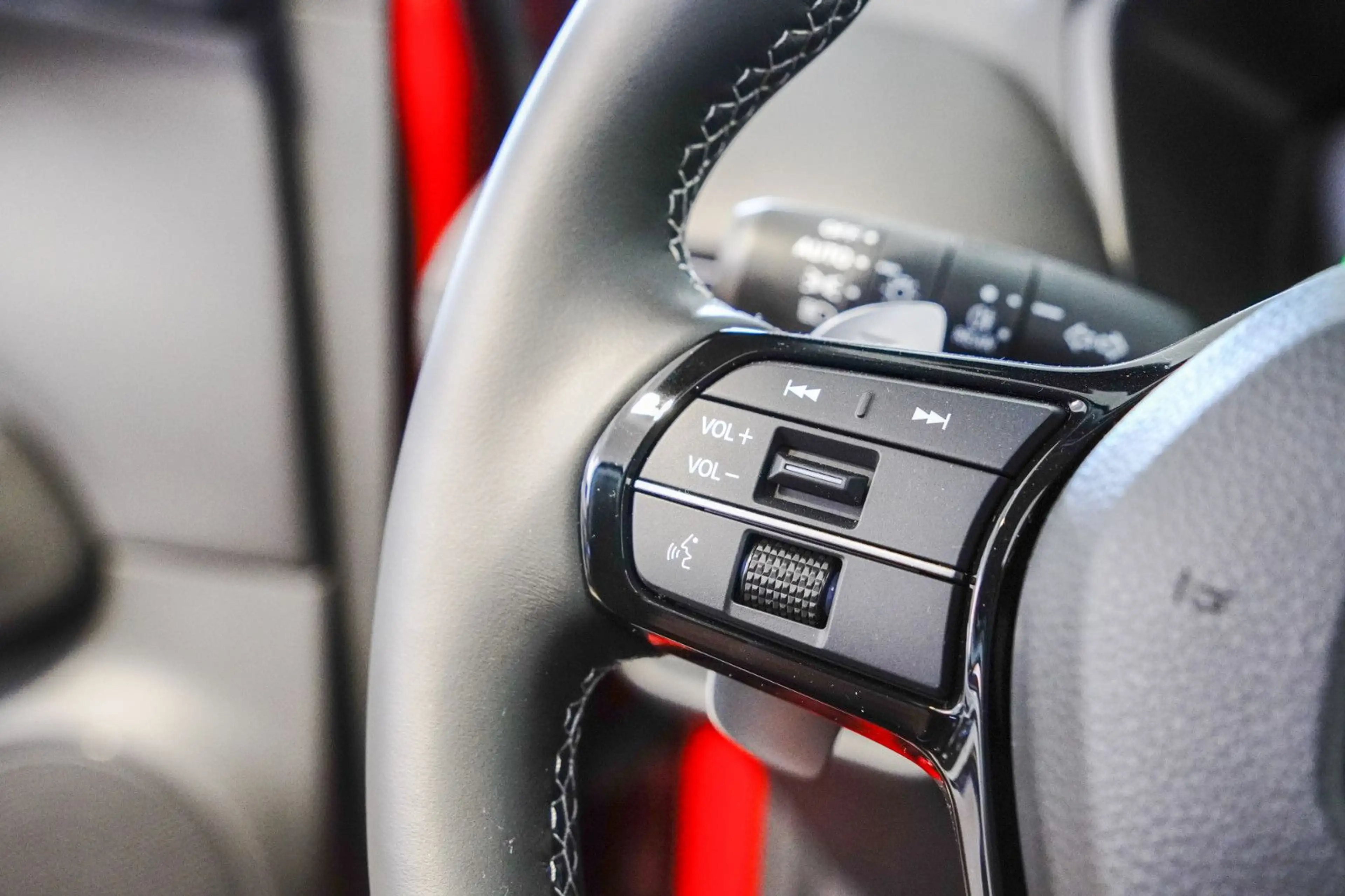 Honda ZR-V e:HEV 2.0 i-MMD Advance — photo 12
