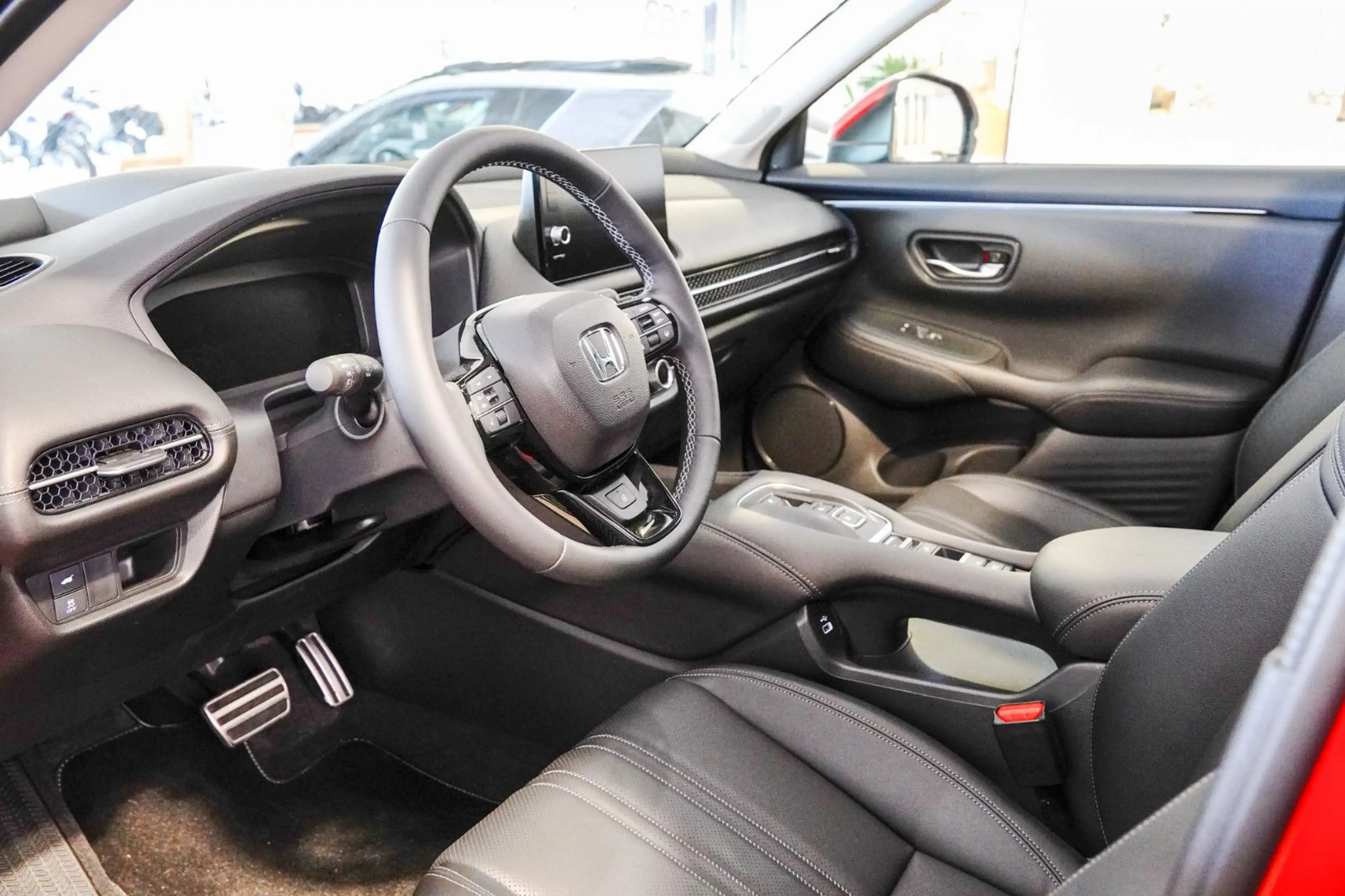 Honda ZR-V e:HEV 2.0 i-MMD Advance — photo 10