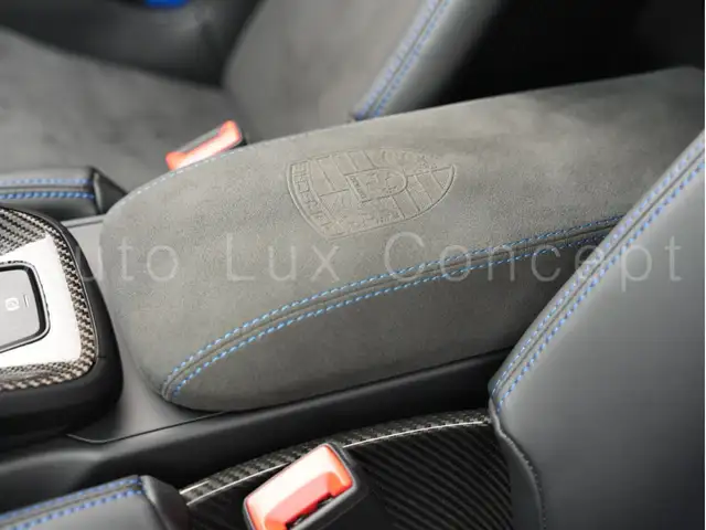 Porsche 911 view 14