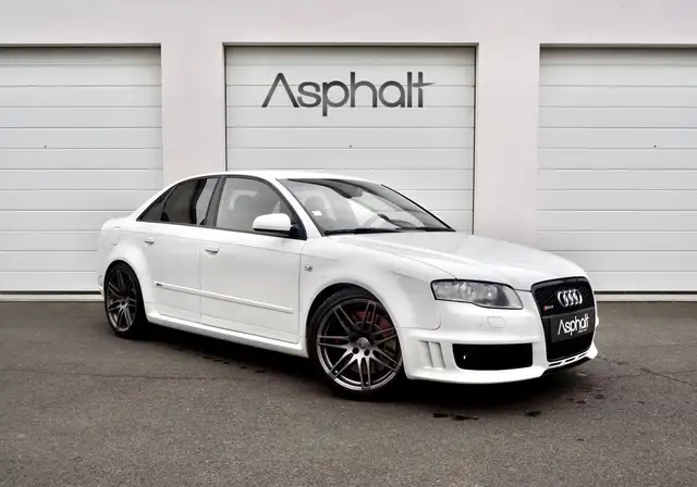 Audi RS4 B7 V8 4.2L 420cv BVM