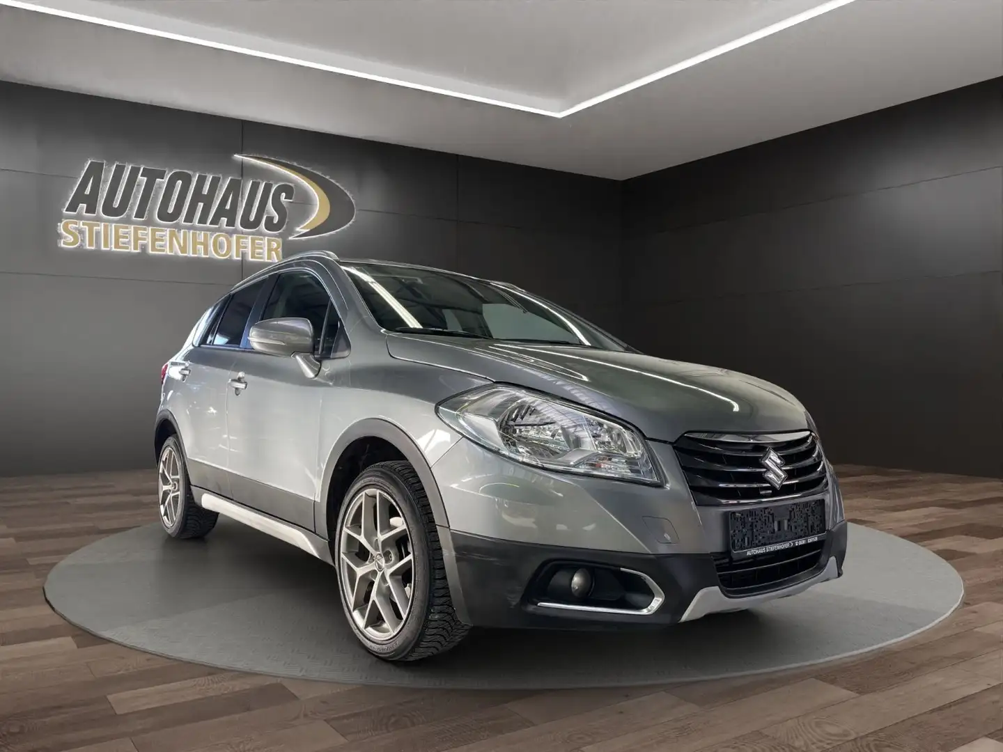 Suzuki SX4 S-Cross Comfort 4x4 Silber - 1