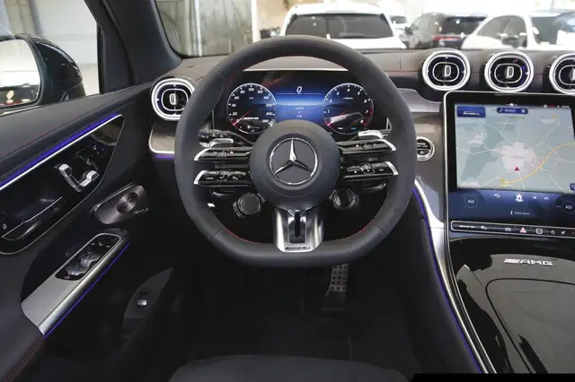 Mercedes-Benz GLC view 12