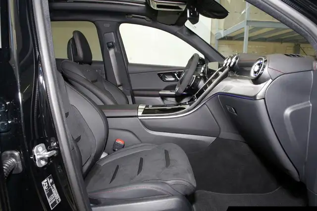 Mercedes-Benz GLC view 6