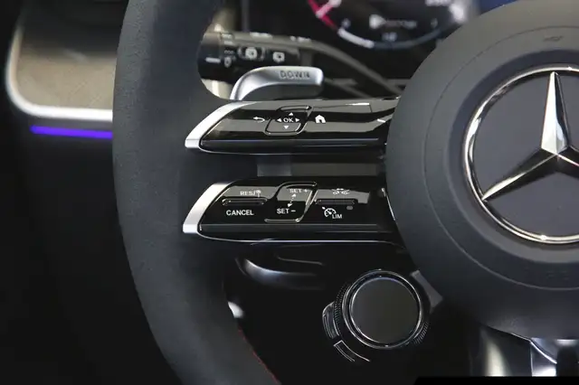 Mercedes-Benz GLC view 16
