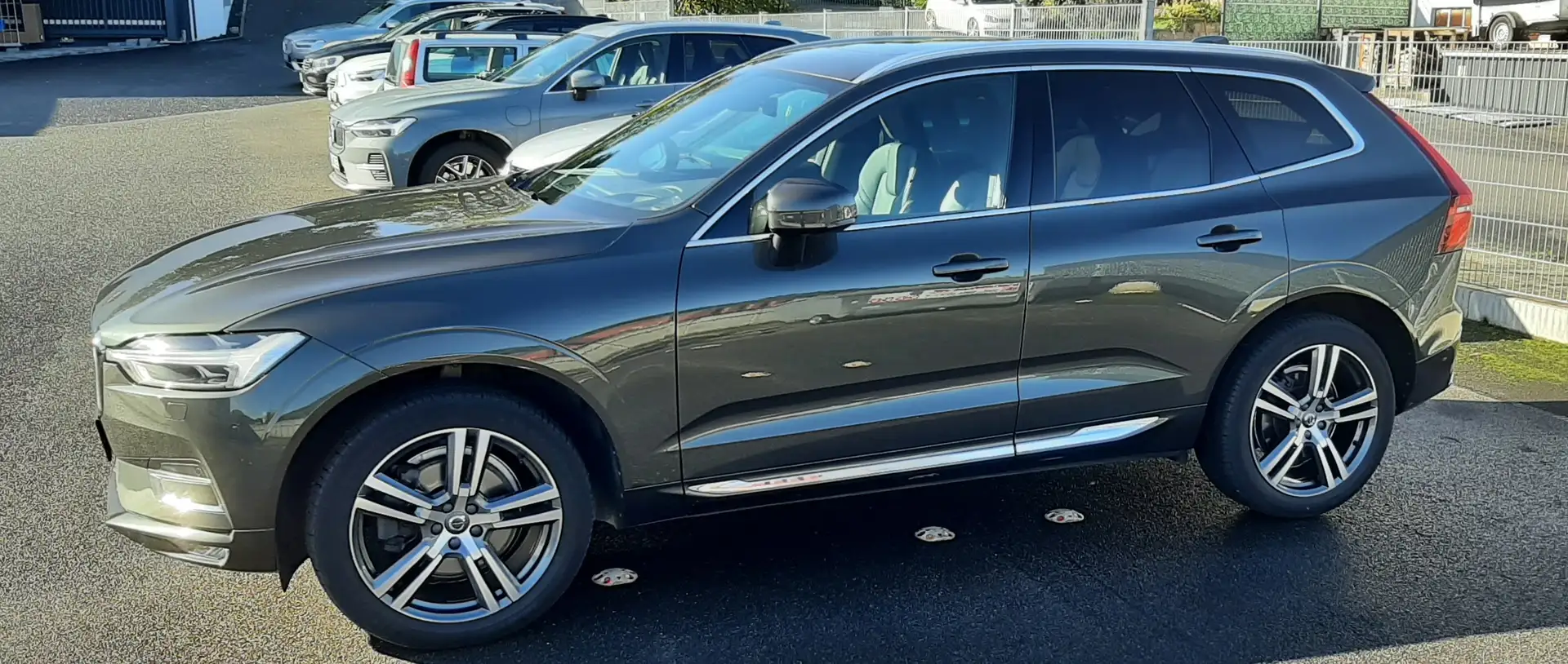 Volvo XC60 *Garantie* D5 AWD Geartronic Inscription Grau - 1