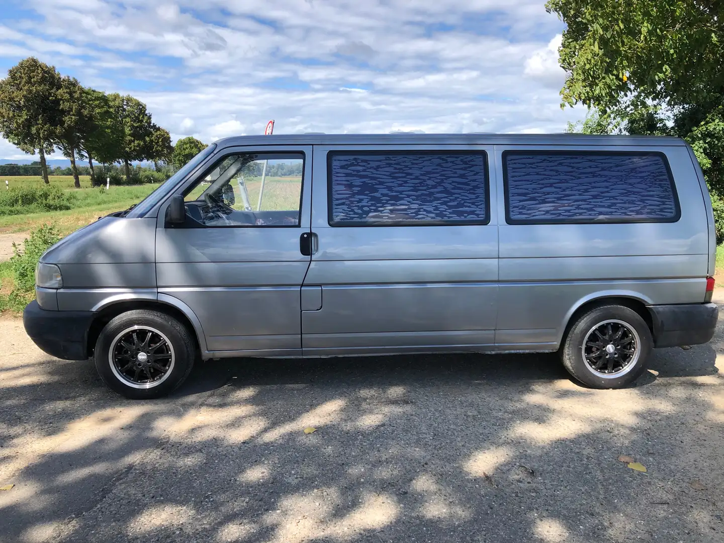 Volkswagen T4. 2,5 TDI,Automatik,Alu, Lange Version Grau - 2