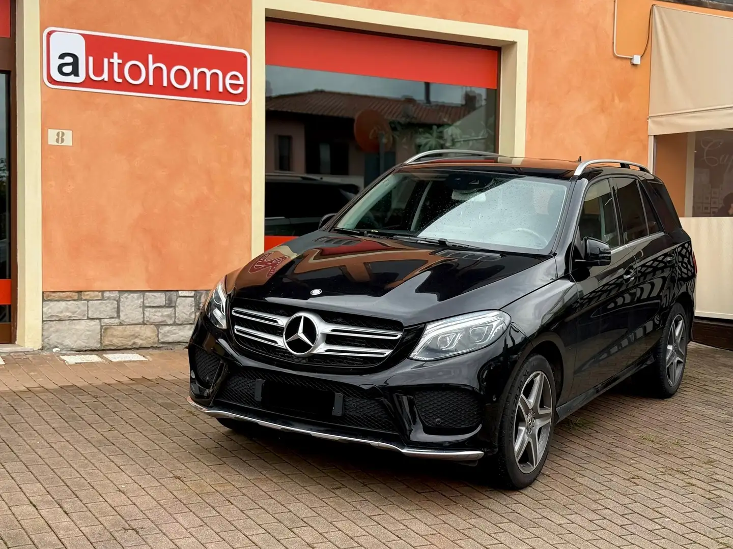 Mercedes-Benz GLE 350 GLE 350d AMGLine  Premium 4Matic auto Zwart - 1