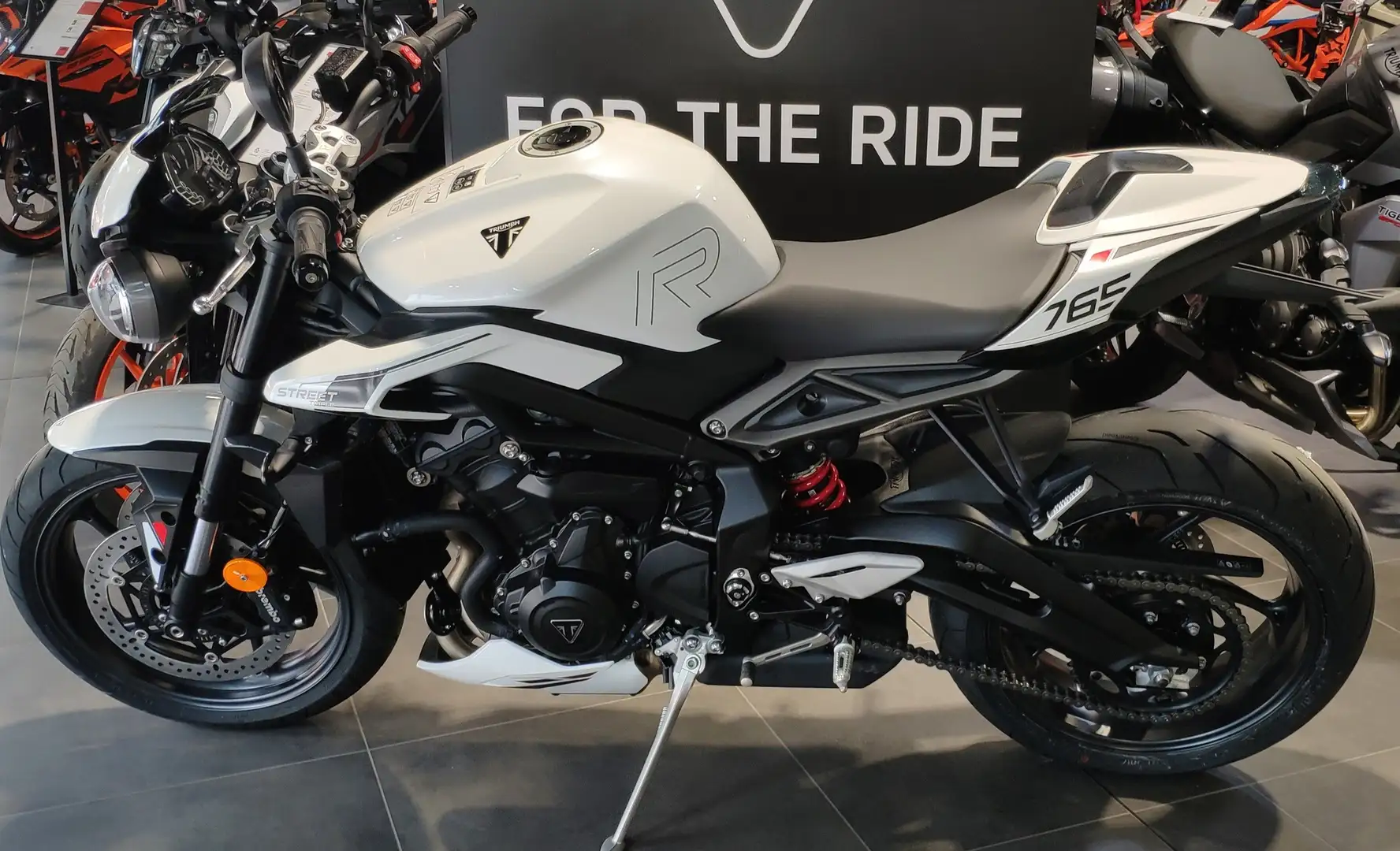Triumph Street Triple R Blanc - 1