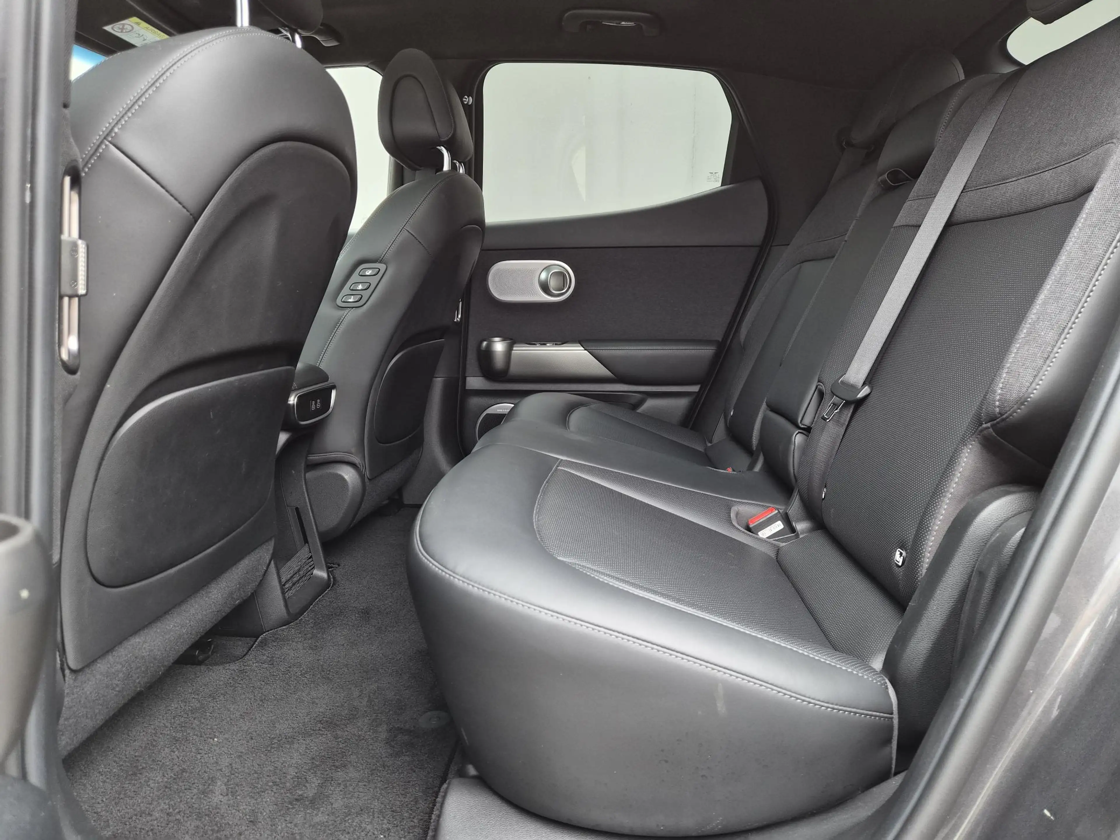 Genesis GV60 Long Range Sport 74 kWh AWD / SOH 98% / Fabrieksga — photo 12
