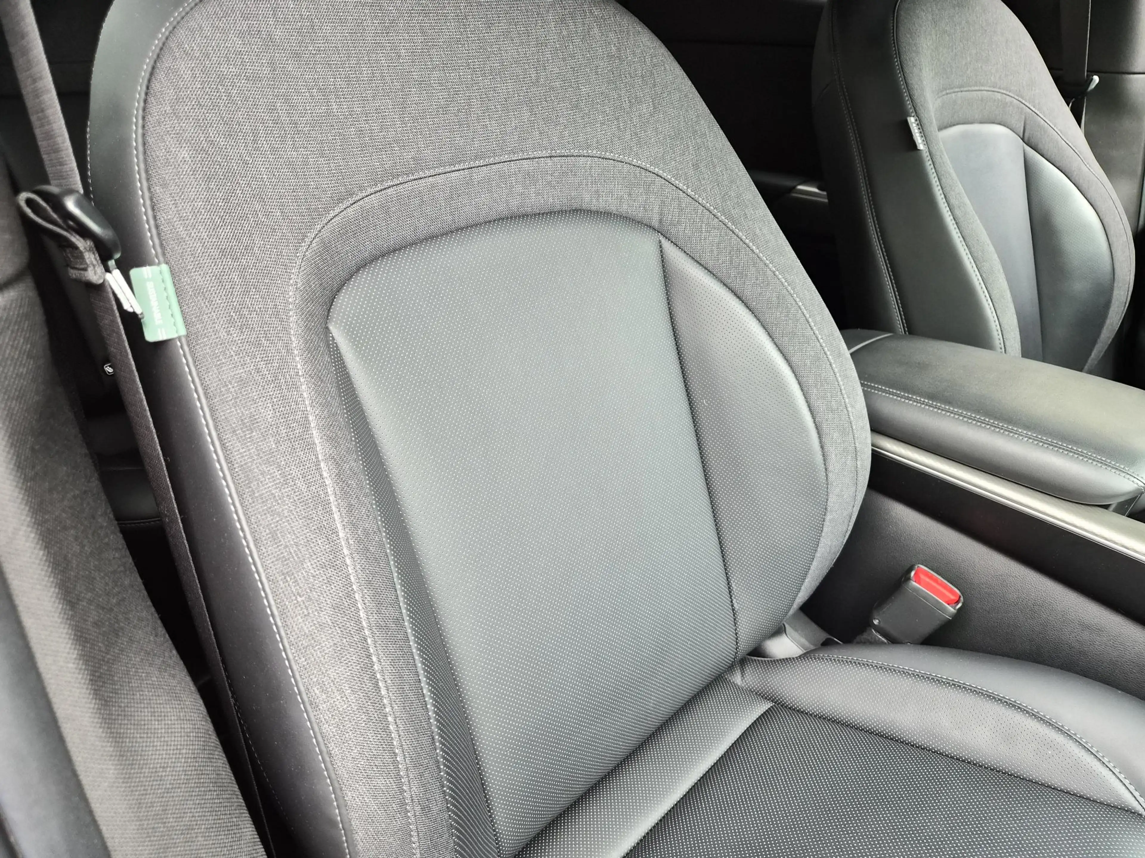 Genesis GV60 Long Range Sport 74 kWh AWD / SOH 98% / Fabrieksga — photo 45
