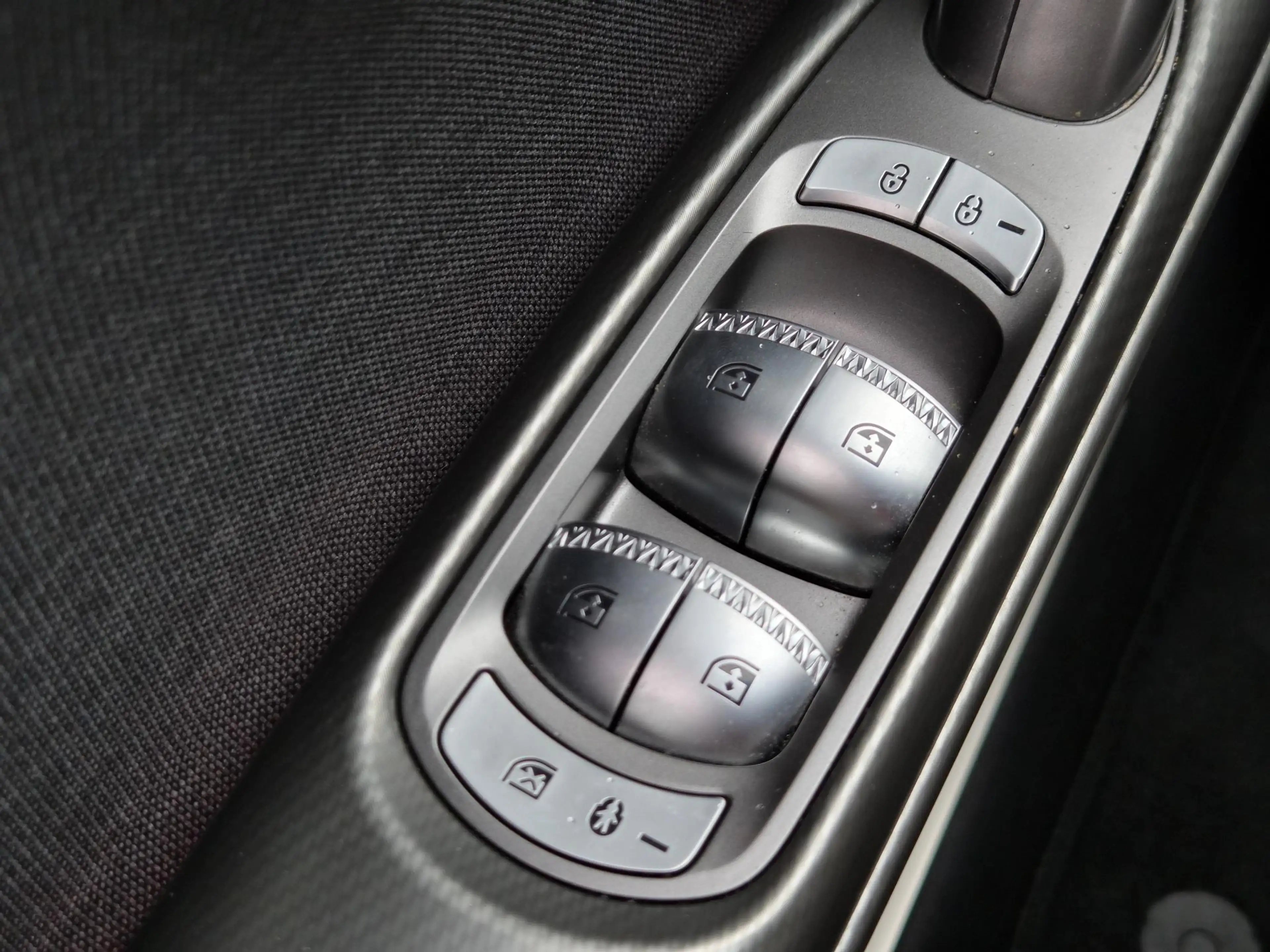 Genesis GV60 Long Range Sport 74 kWh AWD / SOH 98% / Fabrieksga — photo 24