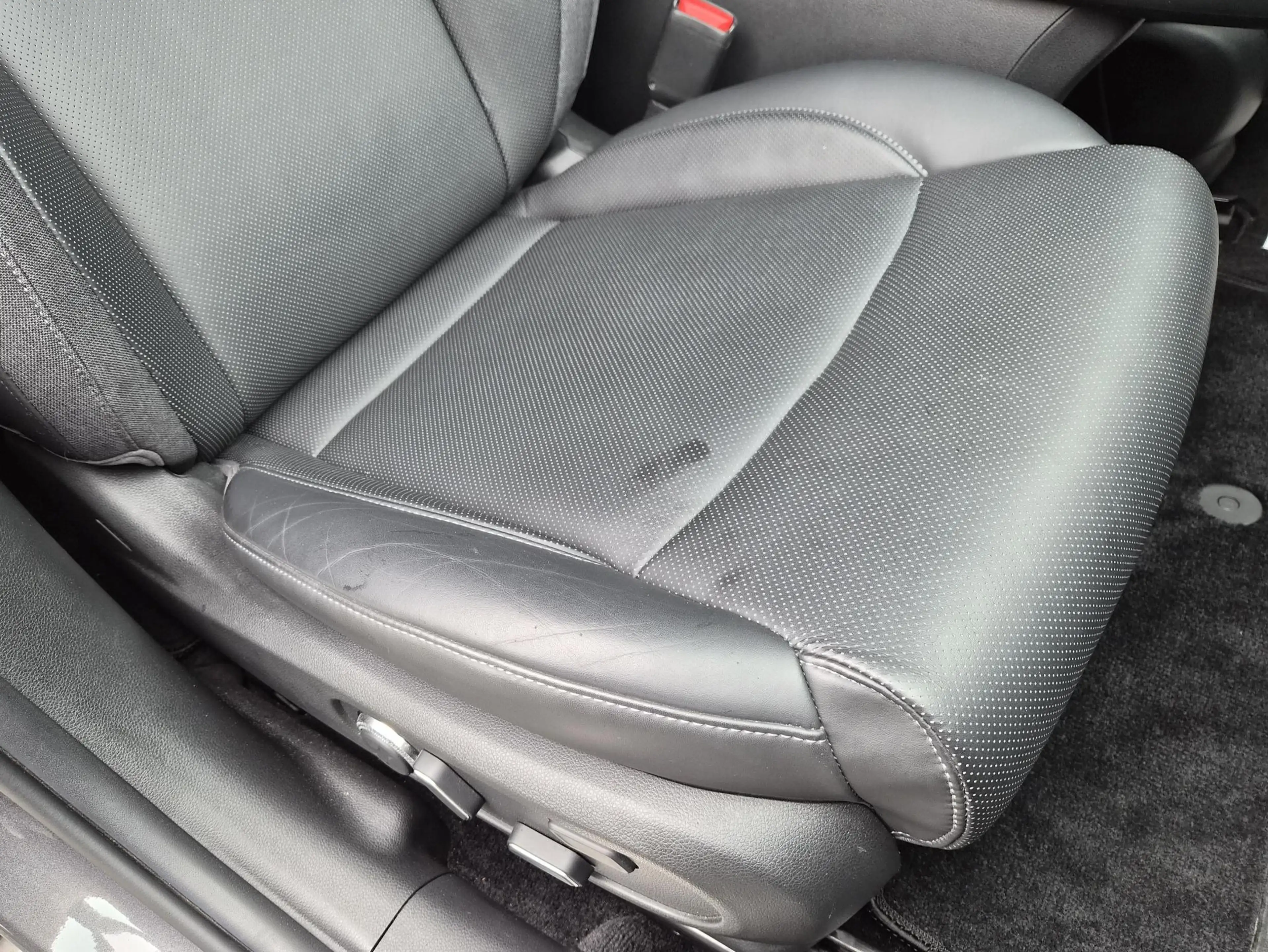Genesis GV60 Long Range Sport 74 kWh AWD / SOH 98% / Fabrieksga — photo 31