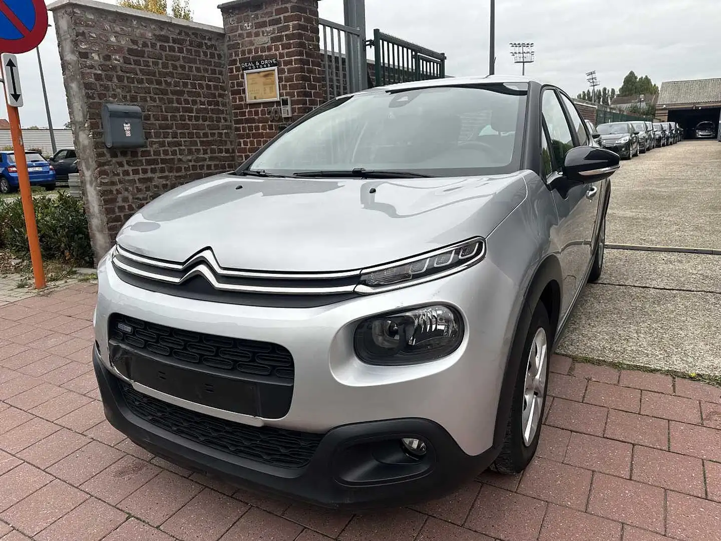 Citroen C3 1.2 I MET 37DKM HANDELAARS & EXPORT Gris - 1