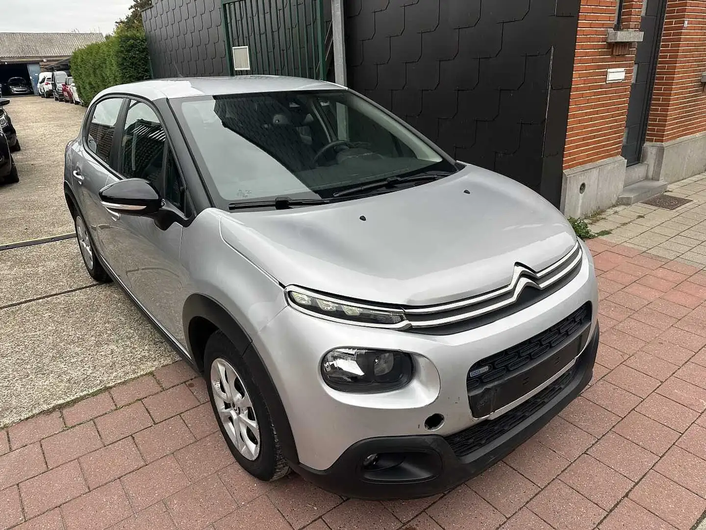 Citroen C3 1.2 I MET 37DKM HANDELAARS & EXPORT Gris - 2