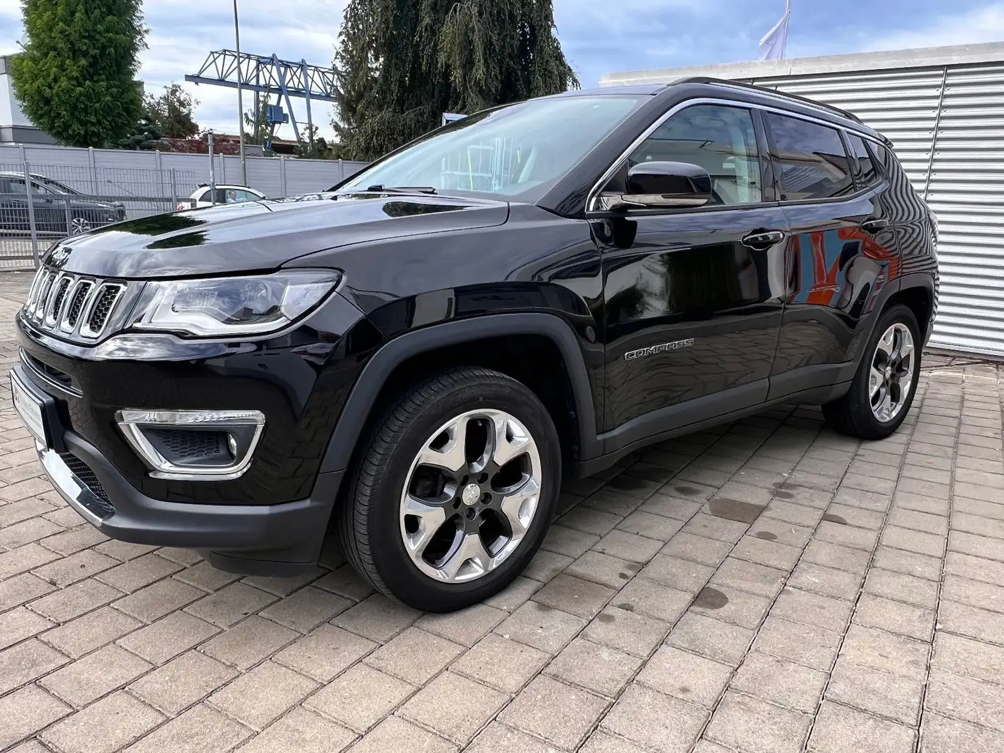 Jeep Compass 1,4 M-Air Limited 4WD 52000 km Schwarz - 2