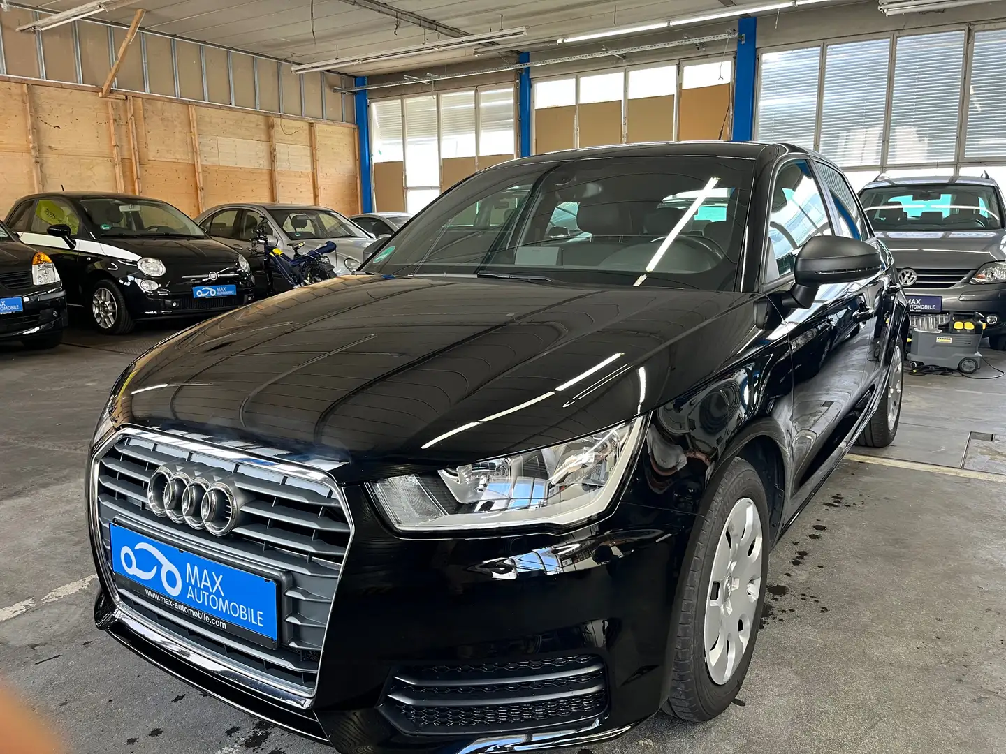 Audi A1 basis Klima und Sitzheizung! Servicegepflegt! Noir - 1