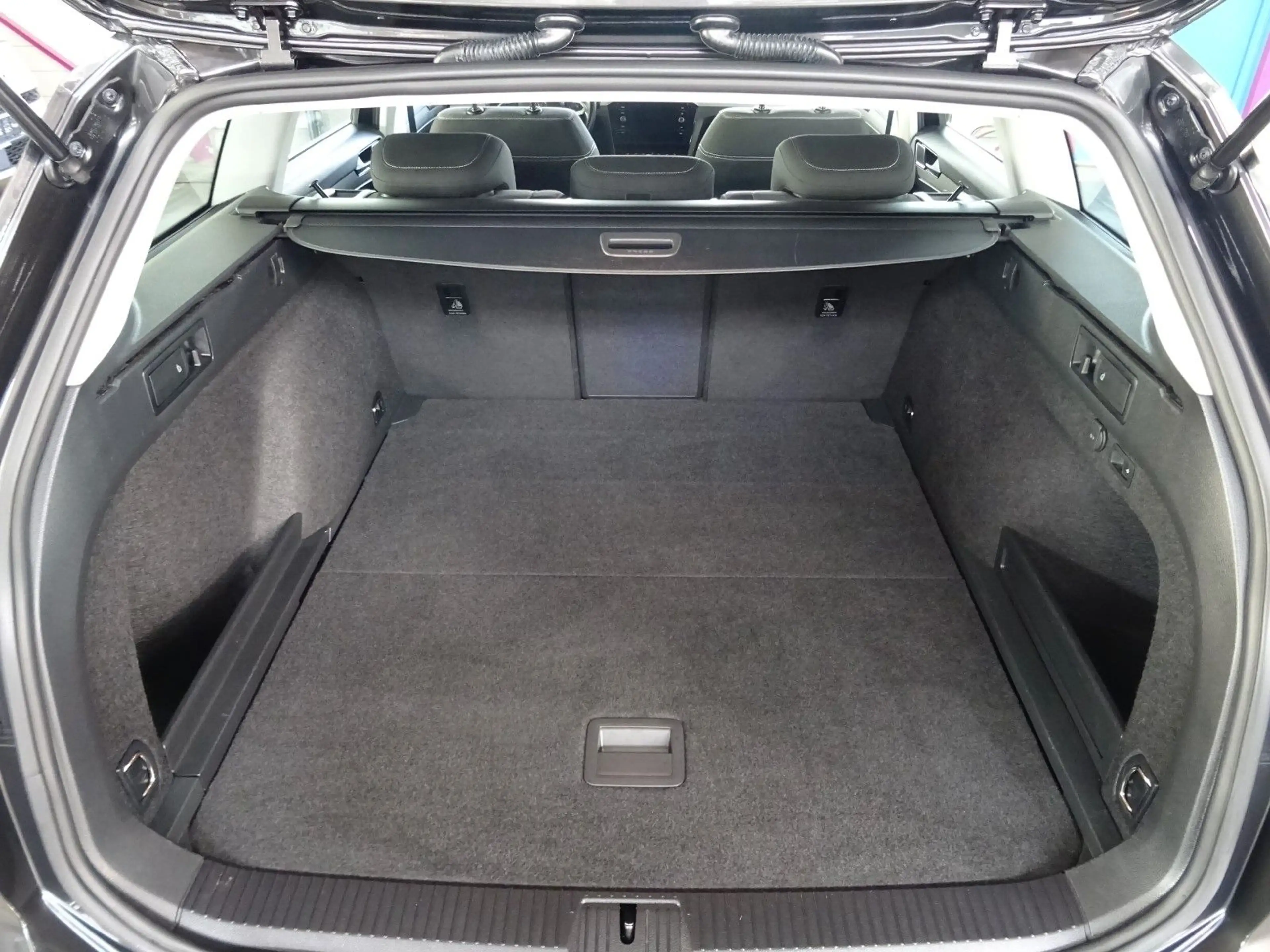 Volkswagen Passat Variant PASSAT 2.0 TDI CL.*ACC*AHK*CAM*SWA*SHA*LED* — photo 12