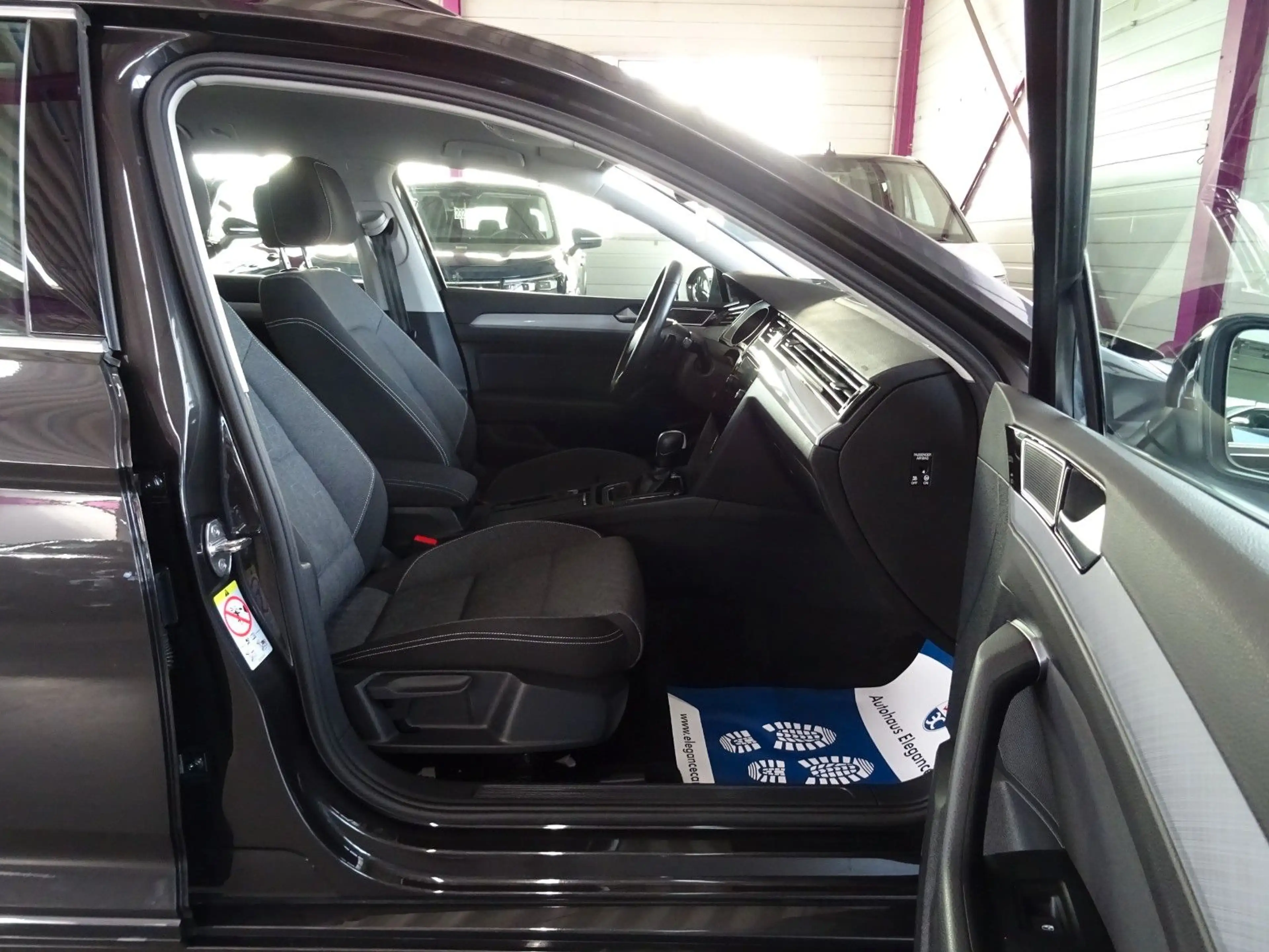Volkswagen Passat Variant PASSAT 2.0 TDI CL.*ACC*AHK*CAM*SWA*SHA*LED* — photo 9