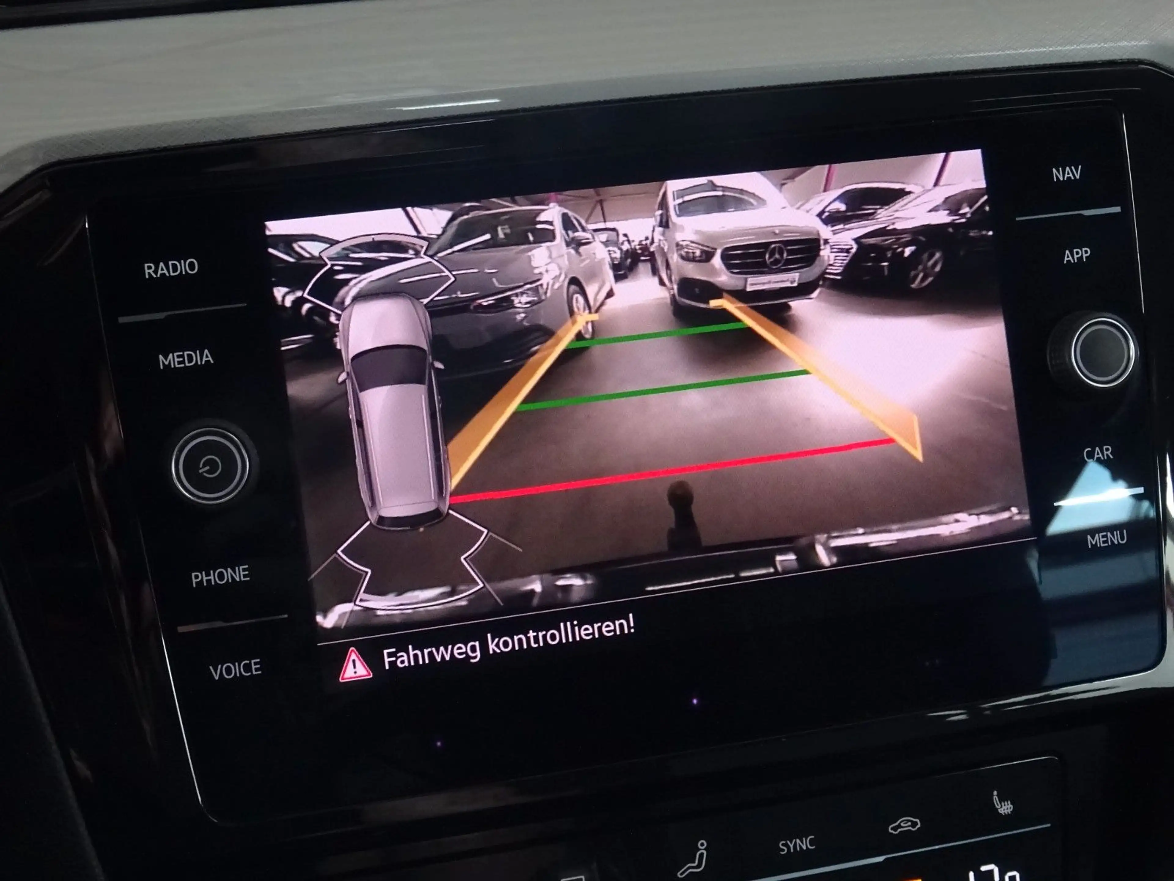 Volkswagen Passat Variant PASSAT 2.0 TDI CL.*ACC*AHK*CAM*SWA*SHA*LED* — photo 14