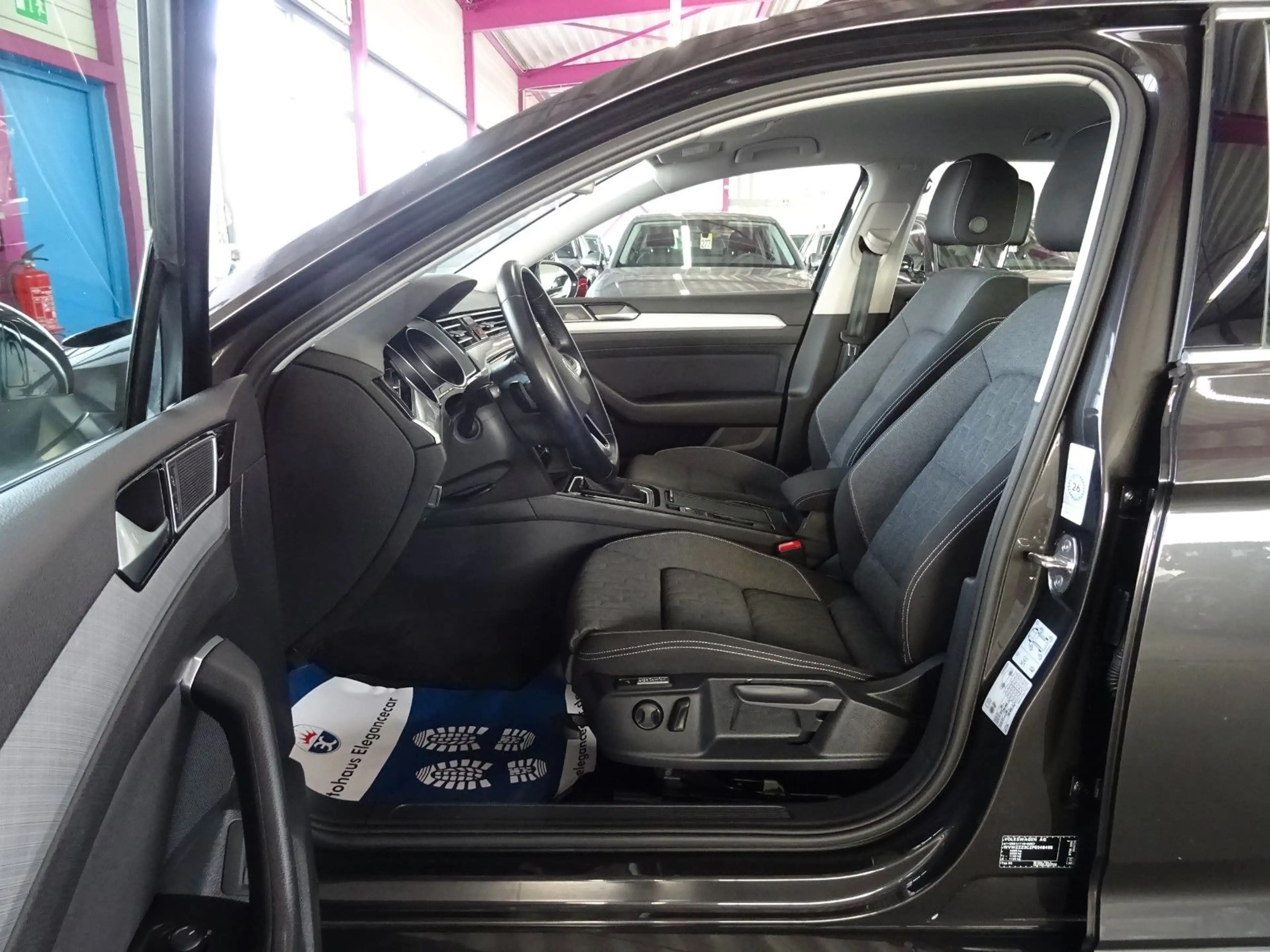 Volkswagen Passat Variant PASSAT 2.0 TDI CL.*ACC*AHK*CAM*SWA*SHA*LED* — photo 8